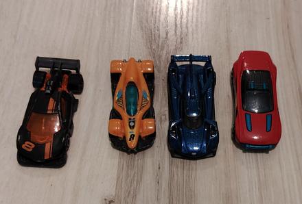 Autíčka hotwheels, 