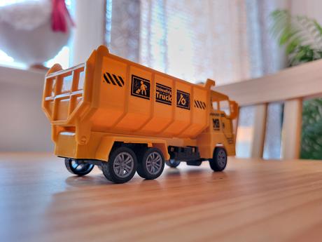 Nákladný sklápač zo sady vergionic 2412, 