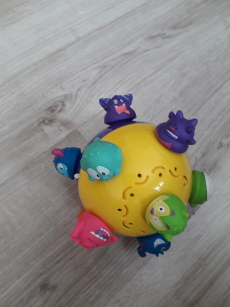 Skákacia loptna na baterky,