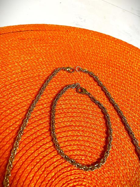 Náhrdelník na krk a ruku,