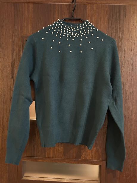 Pulover s perličkami, s