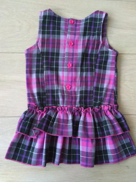 Kárované šaty s tučniakom, 98