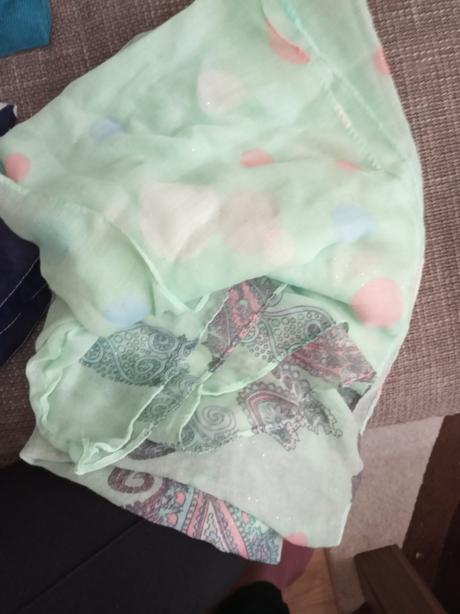 Rôzne šatky, house