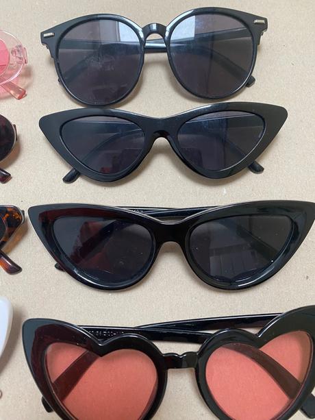 Farebné párty okuliare a slnečné okuliare, 