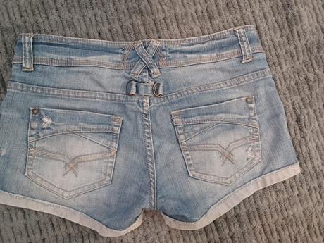 Bedrové šortky, bershka,36
