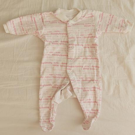 Overal/pyžamko písmenká 50, tesco,50