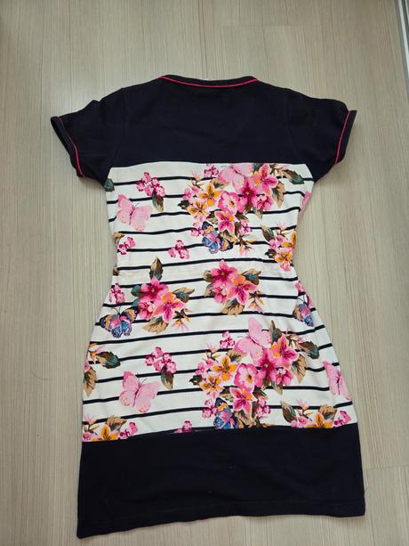 Šaty s kvietkami, 128