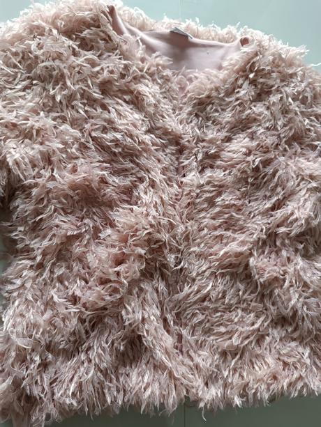 Ružovy kabátik, 134