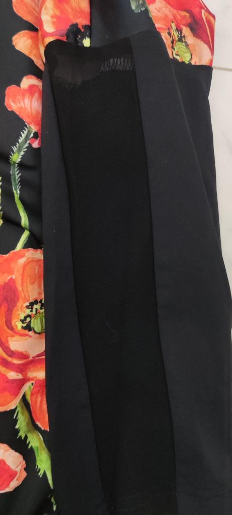 Blúzka s makmi voľného strihu,