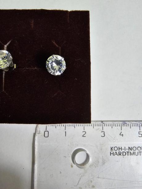 Nausnice z chir.ocele, 