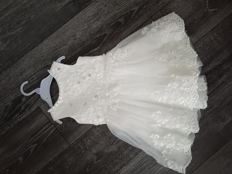 Slávnostné šaty, 104