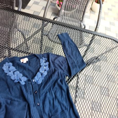 Krásny svetrík s kvetinkami, 122