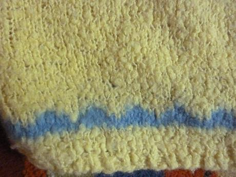 Pulover s gombíkami, 80