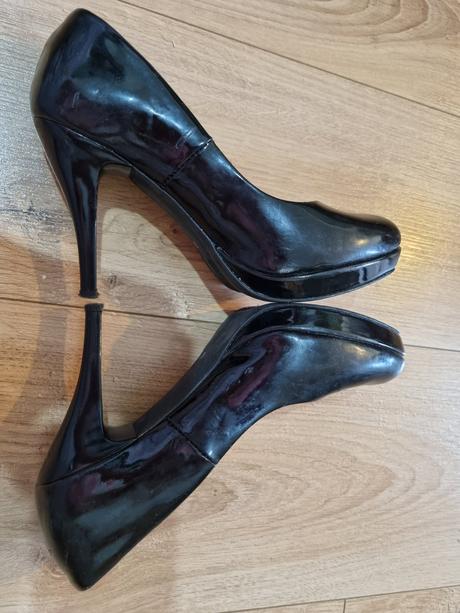 Cierne lakove lodicky, 36