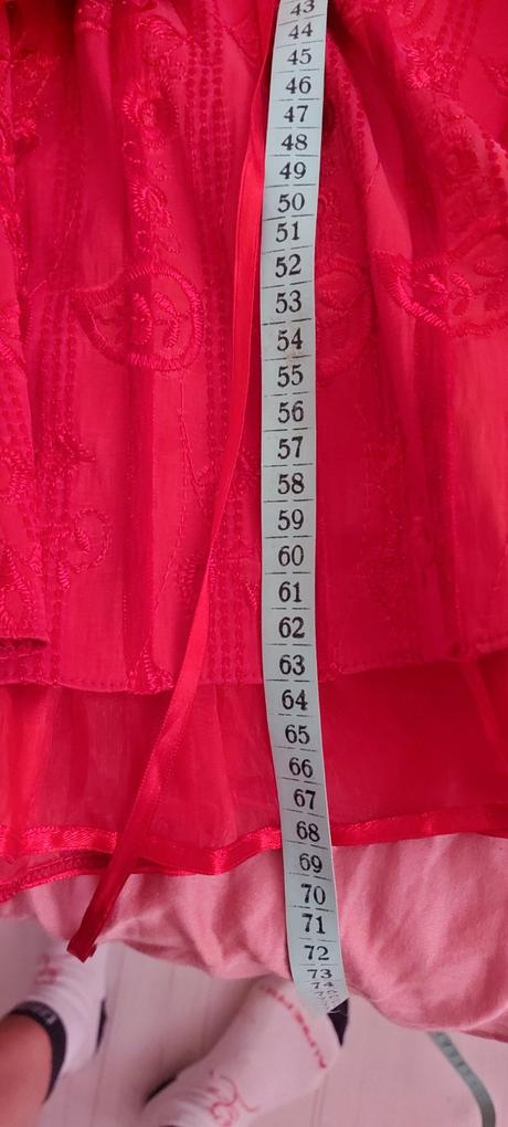 Šaty s bolerkom vhodné i na ples i na redovy tanec, s