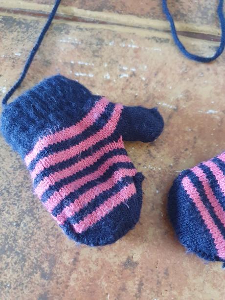 Rukavičky na šnúrke pre najmenších, baby club,68