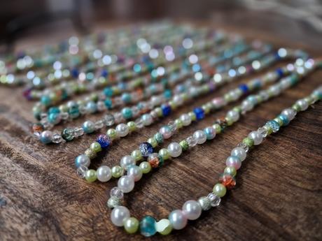 Naramky a nahedelniky na venčekovú slavnost,