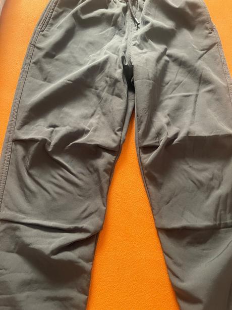 Softshelove nohavice velkost 170/176, 176