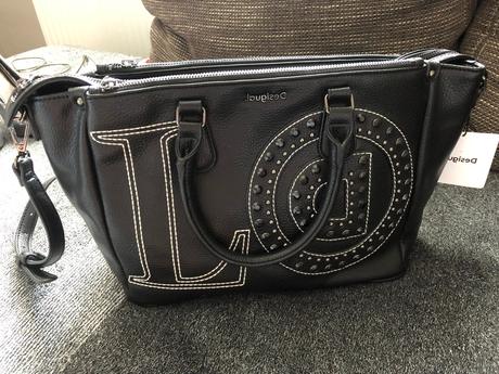 Luxusna kabela desigual, desigual