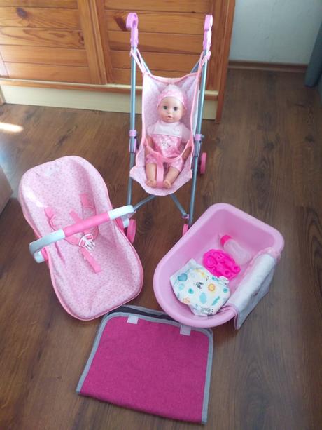 Bábika s kočíkom, 