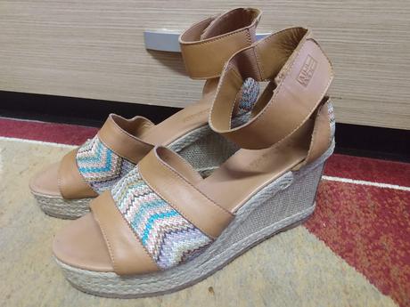 Predám dámske sandále napapijri., 40