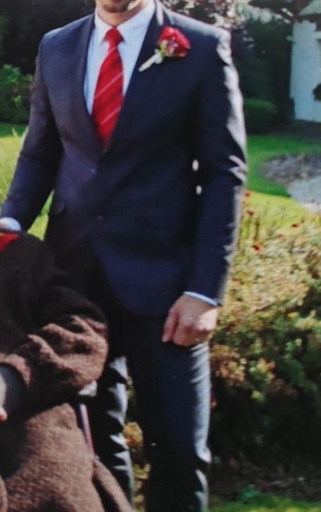 Tmavomodrý oblek, 50