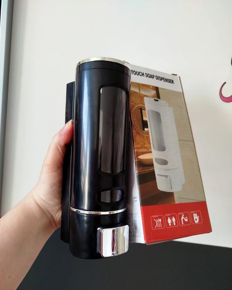 Nástenný dávkovač mydla, 