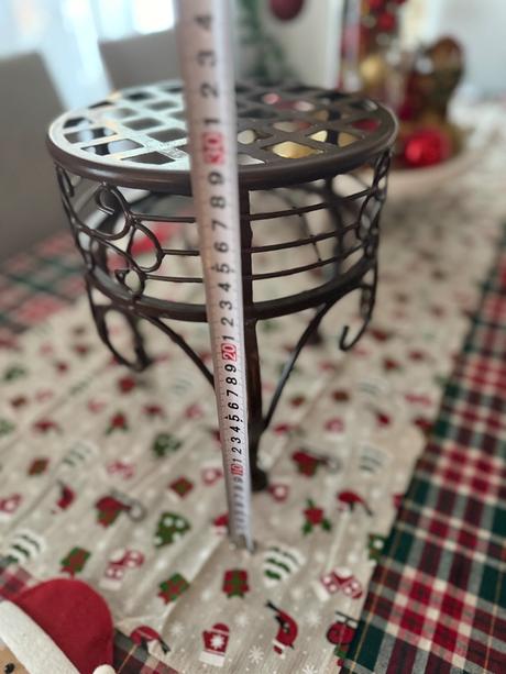 Kovový stojan na kvety alebo stolček víntage, 