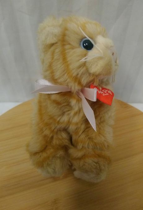 Plyšová hnedá mačka so srdiečkom, pia pia, 19 cm, 