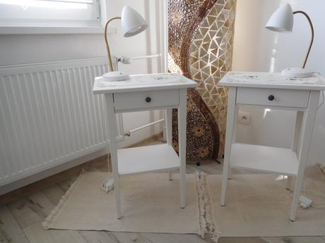 Príručný stolík / nočný -2x, drevený, 