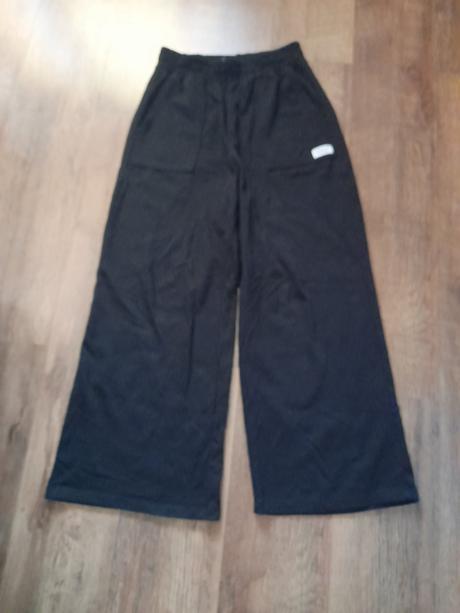 Široké  tepláky, h&m,s