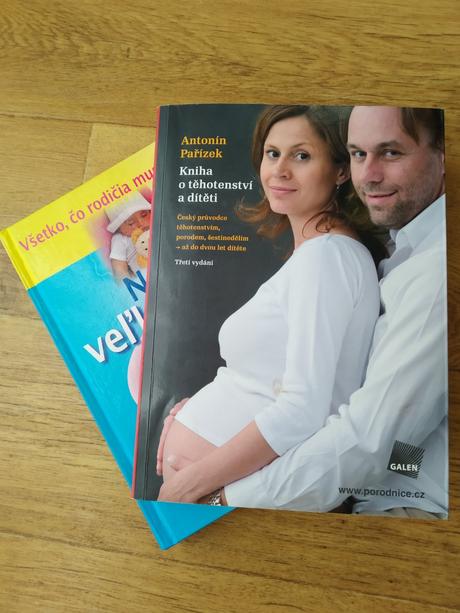 Knihy o tehotenstve a dieťati, 2 ks, 