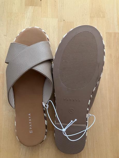 Nove letne slapky, 38