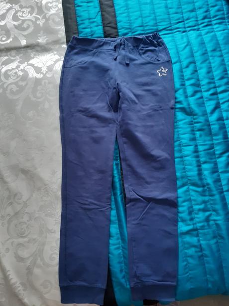 Tepláky, primark,152