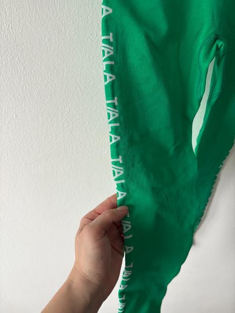 Tala bezšvové, športové, zelené legíny, xs