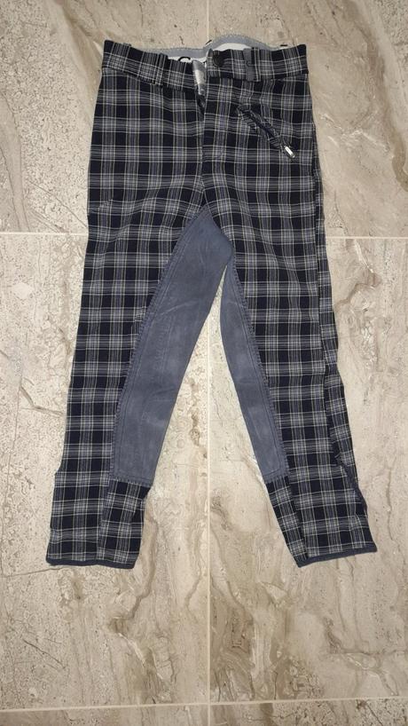 Nohavice s kozou, 122