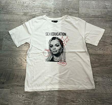 Tričko sex education, sinsay,m