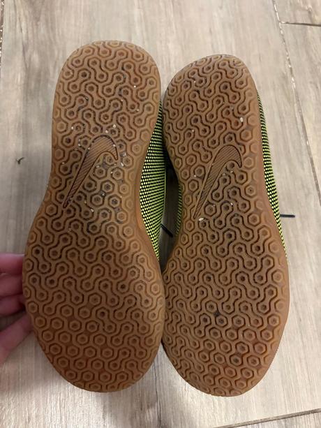Halovky aj na širšiu nôžku vd 24 cm, nike,38
