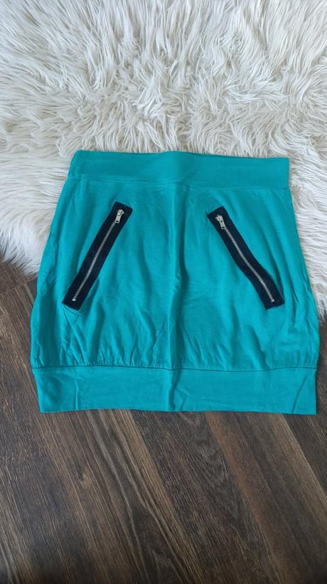 Žiarivo tyrkysova sukňa, gate,s