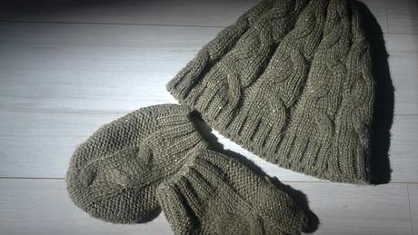 Čiapka+rukavice zo zlatou niťou prešivane12-24mes., mothercare,92
