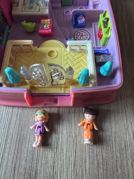 Polly pocket bluebird,