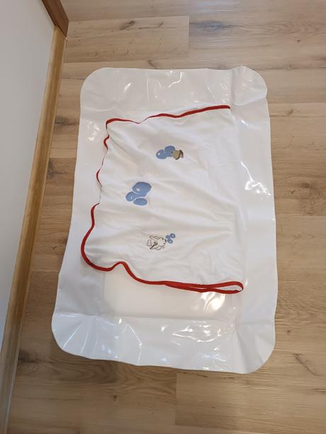Prebaľovacia podlozka nafukovacia a potah - ikea, 