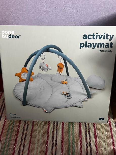 Hracia podložka done by deer,