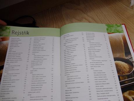 Kniha "všechno o pečení",