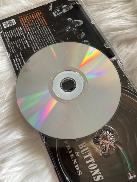 Cd the buttons and friends,