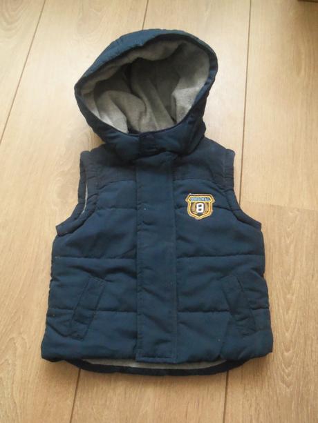 Tmavá modrá vesta - zateplená, f&f,74