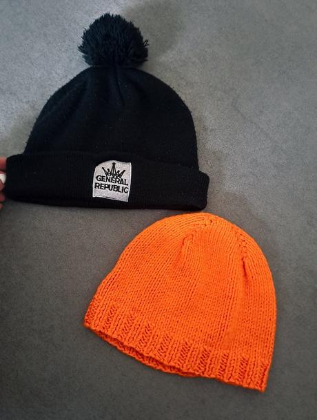 Čiapky, reserved,128