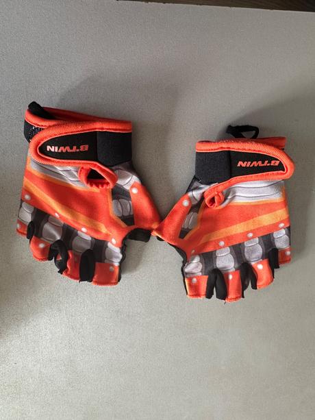 Cyklistické rukavice na 6 r., decathlon