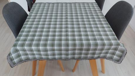 Predám obrus s dekoračným vankúšom, 