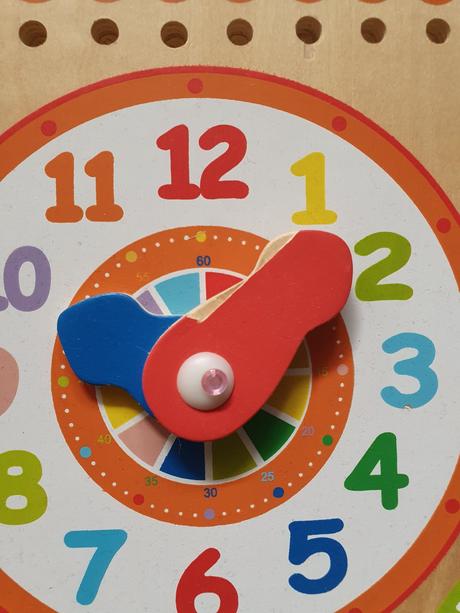Čas - náučné drevené počítadlo, 